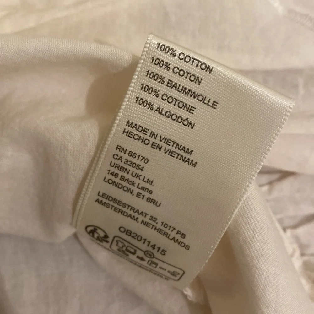 Kimchi Blue Soft Cream Blouse. Size S - Picture 4 of 8